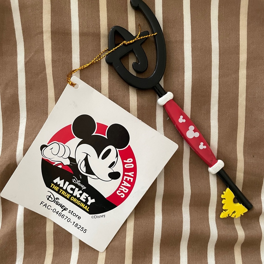 Disney Mickey Mouse Open Door 90th Celebration Key - Black, Red, Yellow